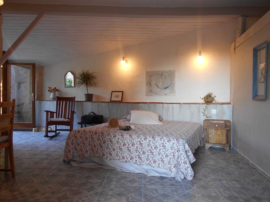 Bastida De Beata Bed and Breakfast Noailles  Buitenkant foto