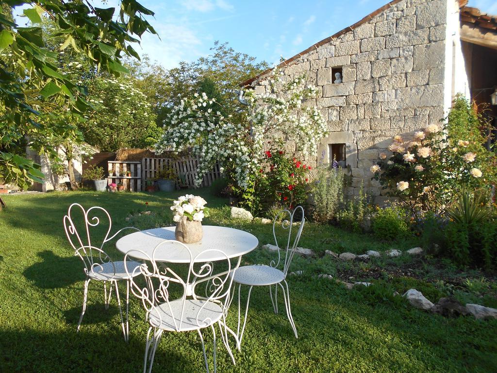 Bastida De Beata Bed and Breakfast Noailles  Buitenkant foto